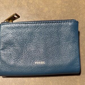Fossil Blue Pebbled Leather Trifold Wallet - Lots of Slots!